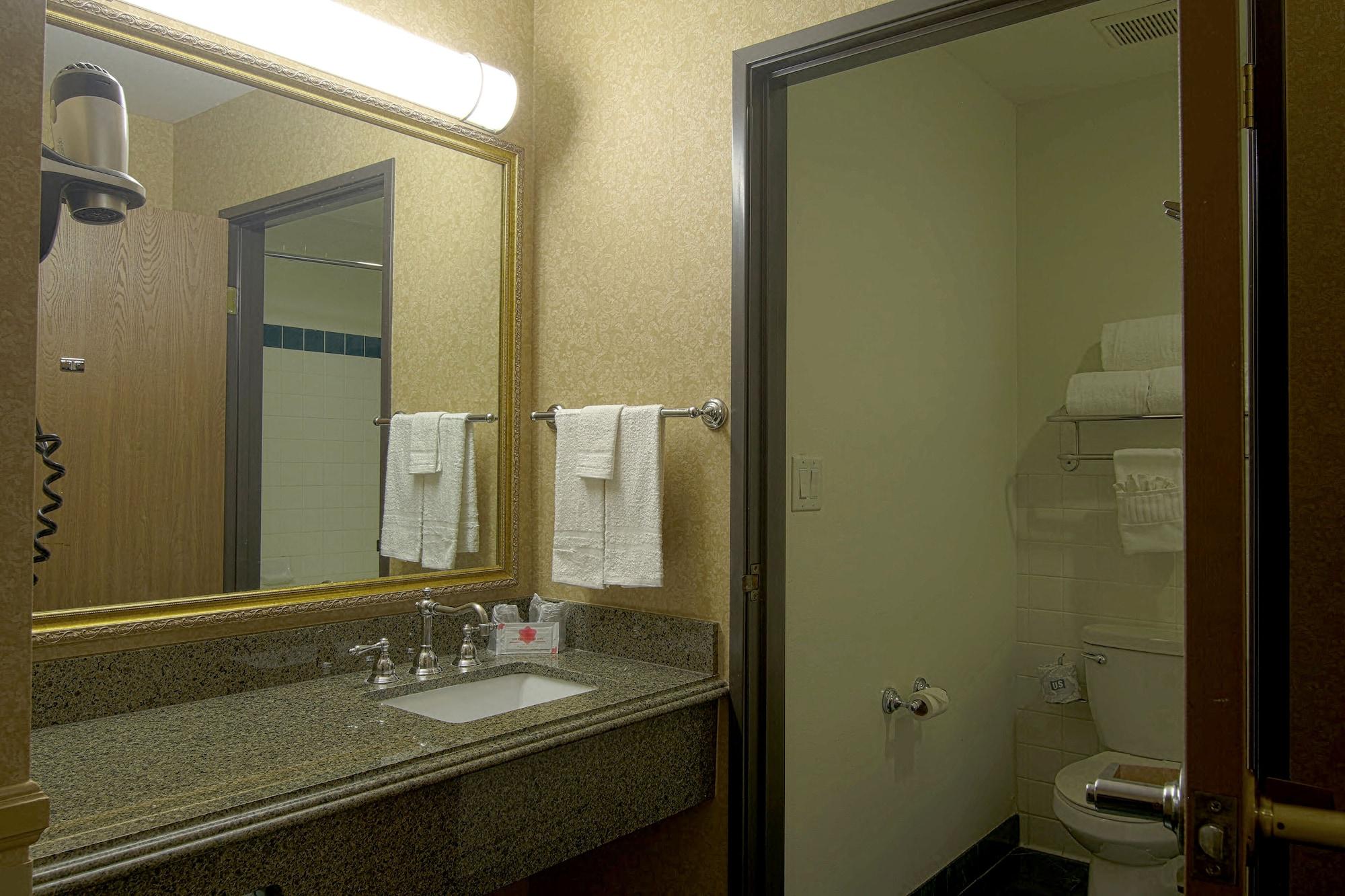 Azure Hotel&suites Trademark Collection By Wyndham