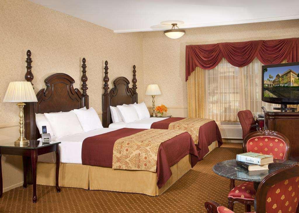 Azure Hotel&suites Trademark Collection By Wyndham
