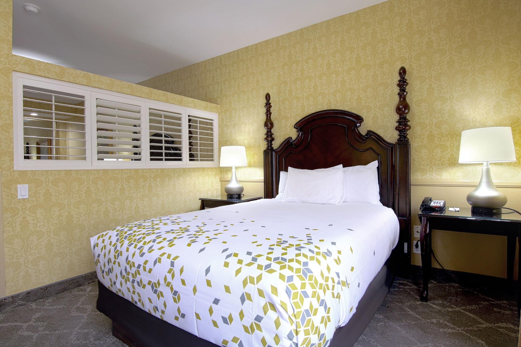 Hotel Azure Hotel&suites Trademark Collection By Wyndham